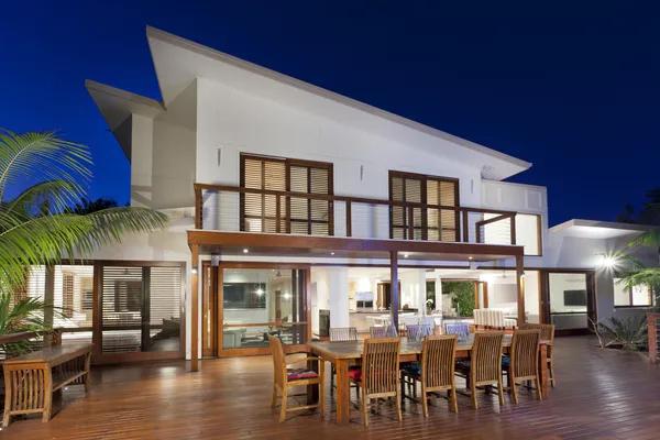 A Fresh Perspective on Improving Homes Exterior for Homeowners