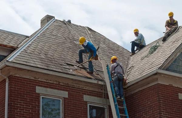 How Roofing Contractors Ensure Quality in New Home Construction Projects
