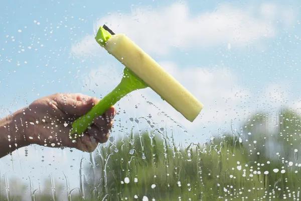 Dependable Glide Window Cleaning for Brighter Properties